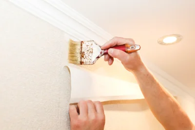 Pose de papier peint à Lépinas — revêtements muraux et toiles de verre